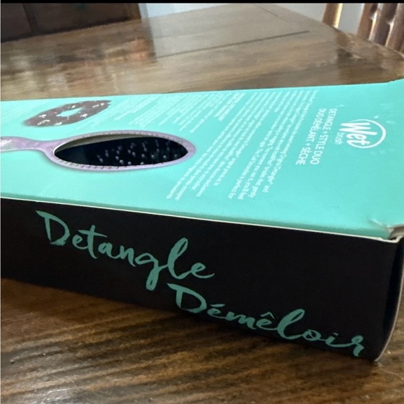 Disney The Nightmare Before Christmas Brush - Purple and Green - Picture 8 of 15